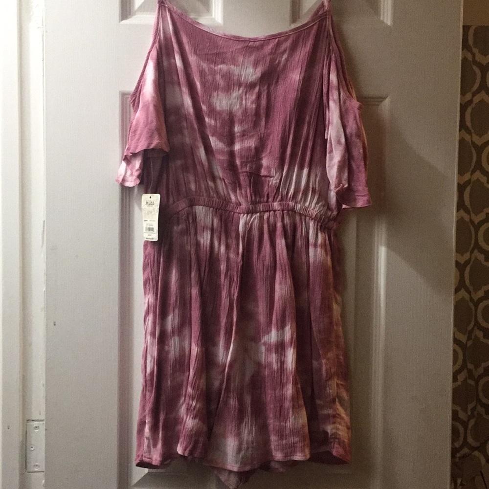 Mudd: Surplice Cold shoulder romper